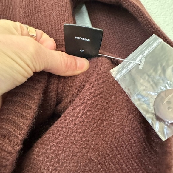 Revolve One Grey Day | Classic Cashmere Women's Cardigan - Picture 5 of 7